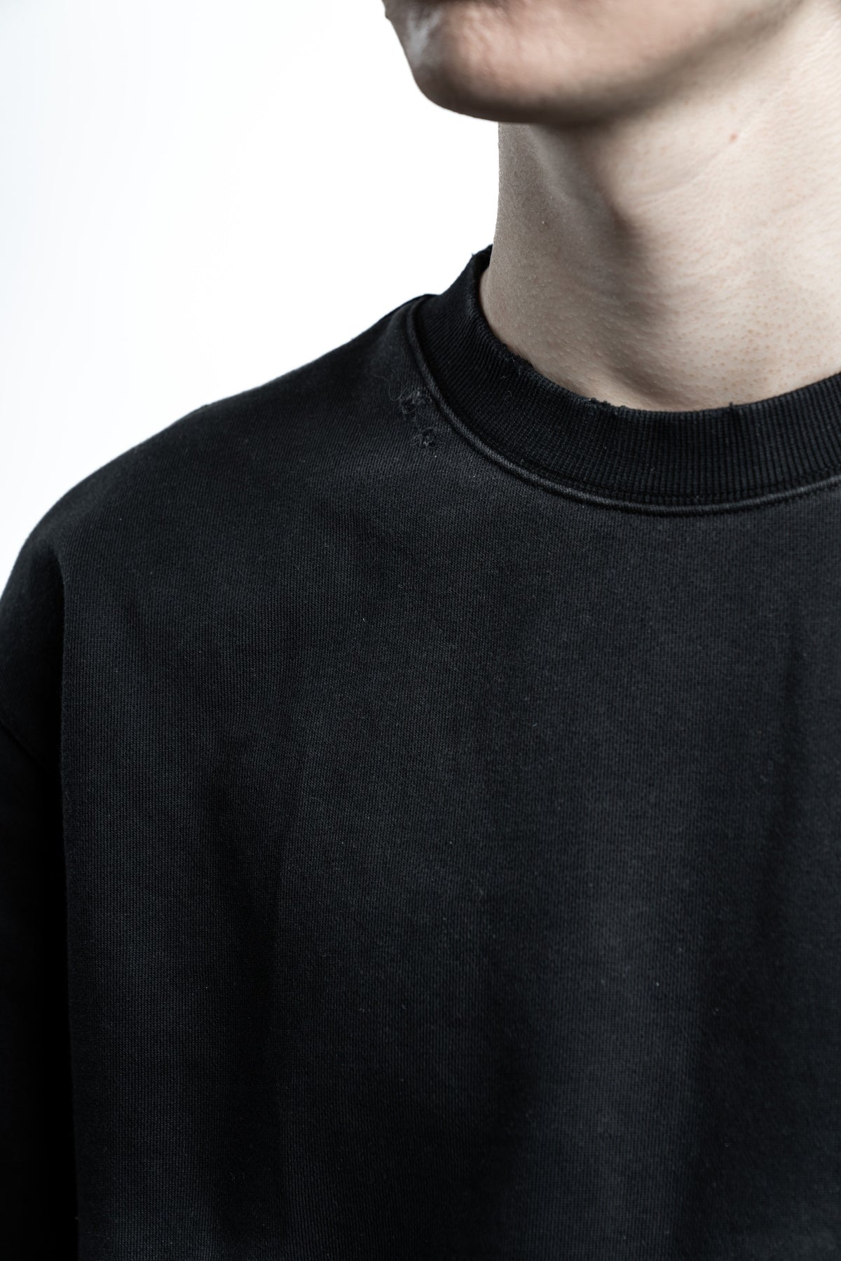 DOUBLE HEM TEE